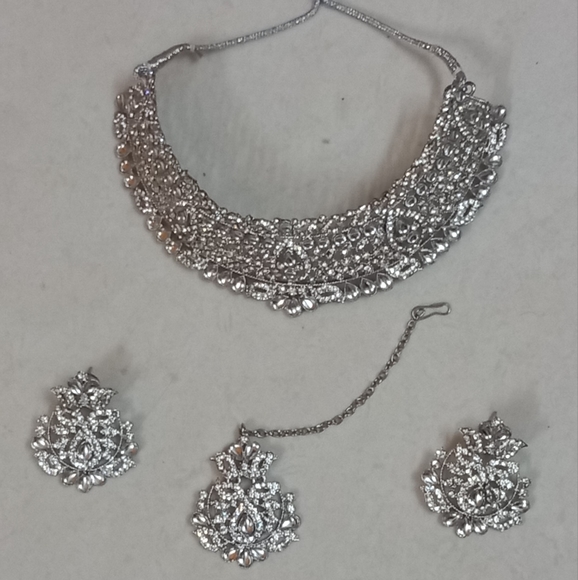 Silver Choker necklace set - Picture 2 of 3